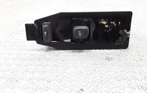 Volvo S60 Electric window control switch 8682837