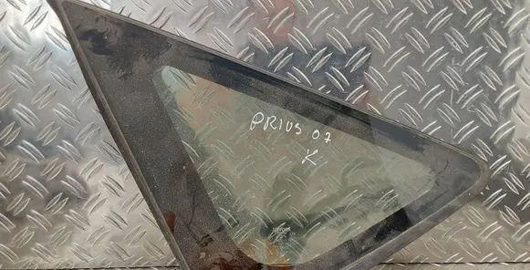 Toyota Prius (NHW20) Rear side window 43R005834