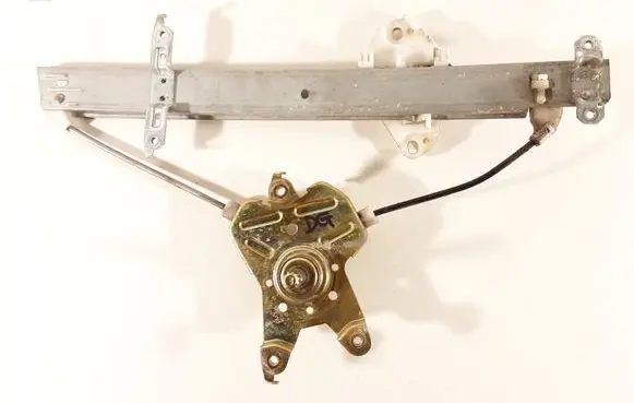 Rear door manual window regulator