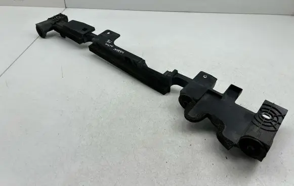 Radiator mount bracket