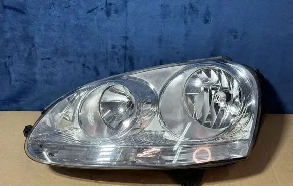Volkswagen Golf V Headlight/headlamp