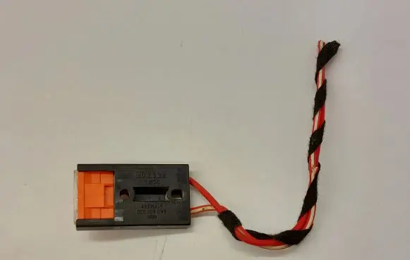 Volkswagen PASSAT B8 Fuse 8A0937530