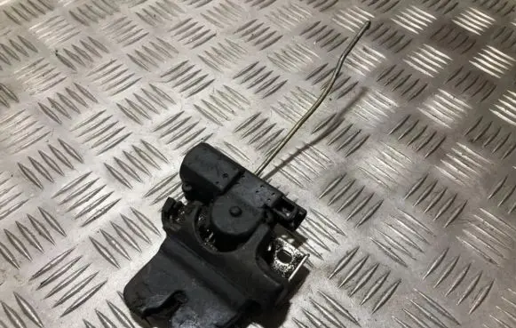 Lexus LS 460 - 600H Tailgate/trunk/boot lock/catch/latch 