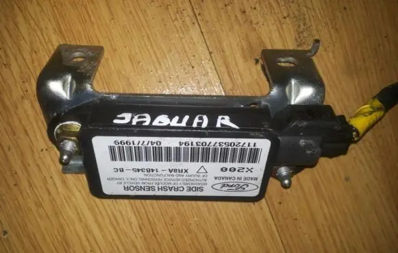 Jaguar S-Type Airbag deployment crash/impact sensor xr8a14b345bc xr8a-14b345-bc