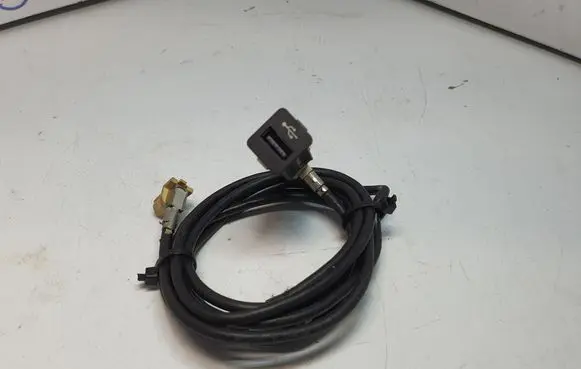 BMW 5 GT F07 USB socket connector 9167196 61319167196 9237656