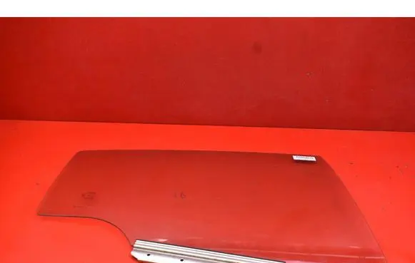 Toyota Yaris Rear door window glass