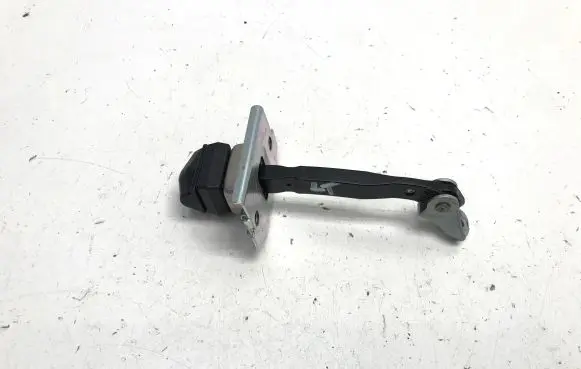 Honda HR-V Rear door check strap stopper