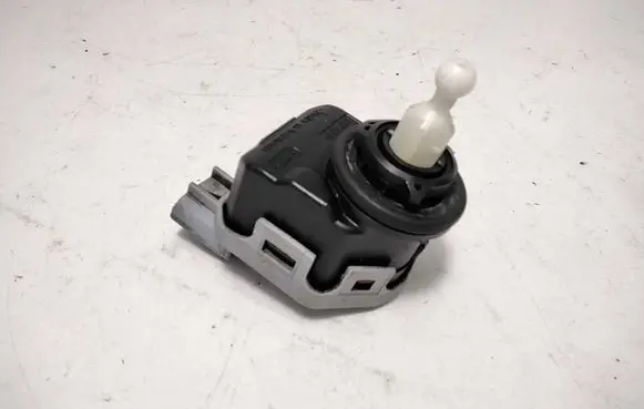 Opel Astra G Headlight level adjustment motor 90590665