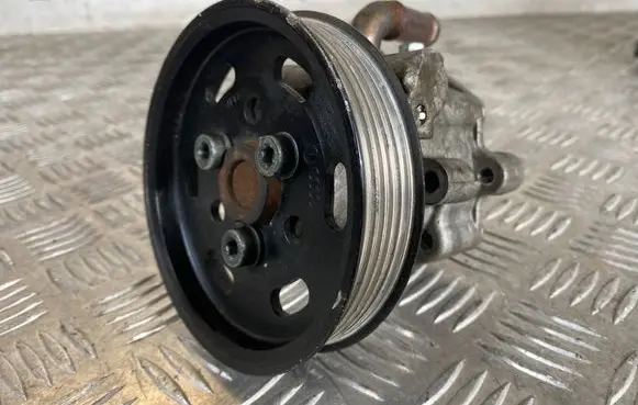 Volkswagen Sharan Power steering pump 7M0145157AA