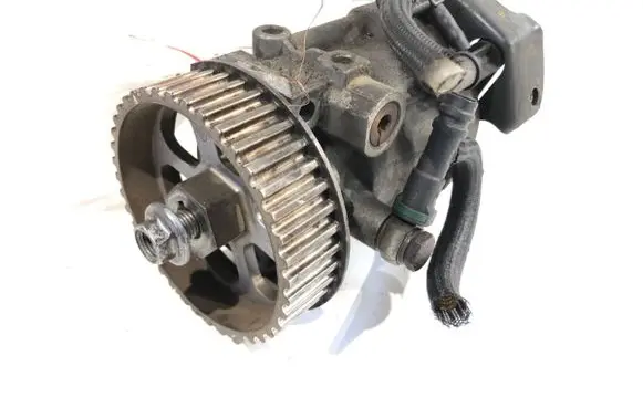 Renault Clio III Fuel injection high pressure pump 8200423059A