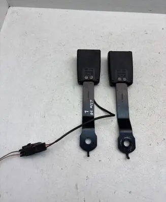 Renault Clio III Front seatbelt buckle 33030396 684040 684038