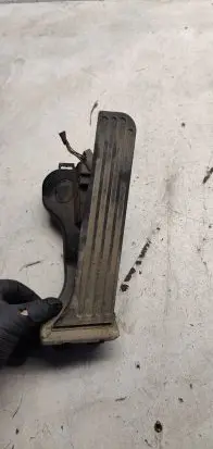 Volkswagen PASSAT B6 Accelerator throttle pedal 1k1723503L
