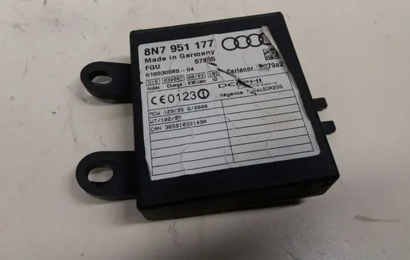 Audi TT Mk1 Other control units/modules 8N7951177