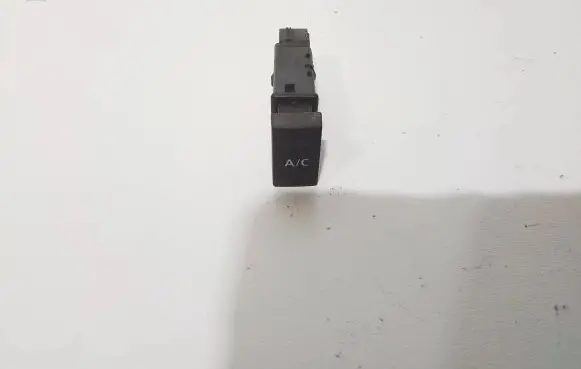 Land Rover Freelander Air conditioning (A/C) switch YUG500300PUY 03035348 1257111203