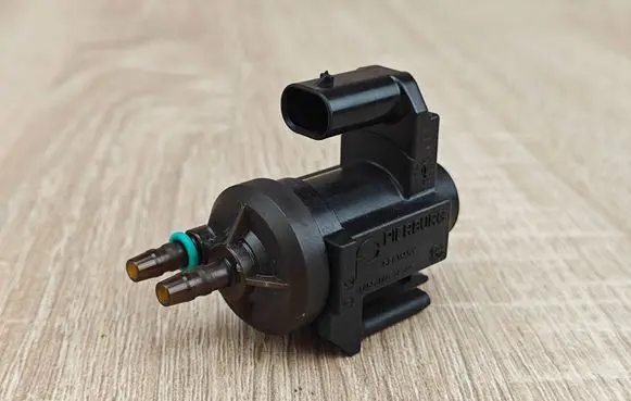 BMW 4 G22 G23 G24 G26 Vacuum valve 8570591