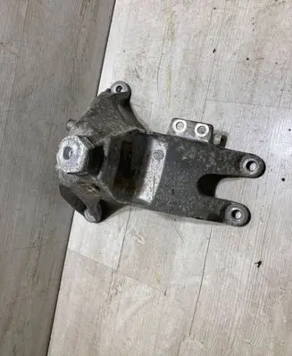 Audi A4 S4 B9 Engine mounting bracket 8w0199308a