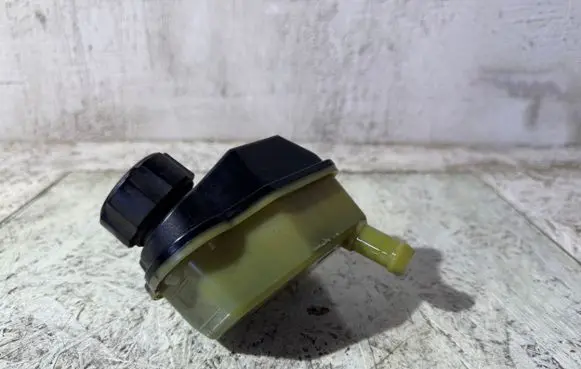 Volvo V50 Power steering fluid tank/reservoir 4N513531