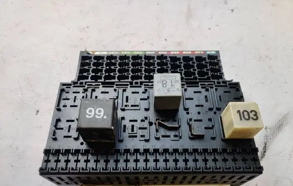 Volkswagen Transporter - Caravelle T4 Fuse box set 357937039