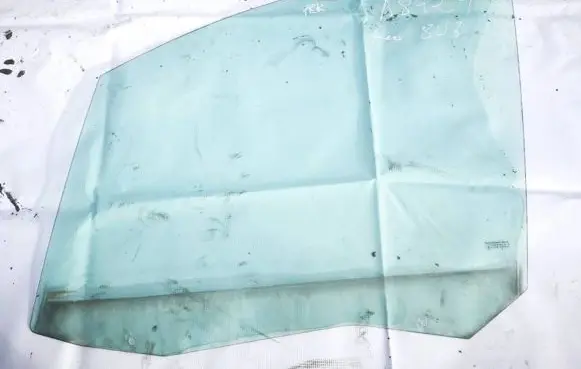 Peugeot 807 Front door window glass four-door