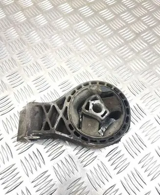 Opel Insignia A Engine mount bracket 13228305