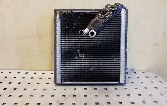 Volkswagen PASSAT B8 Air conditioning (A/C) radiator (interior) 