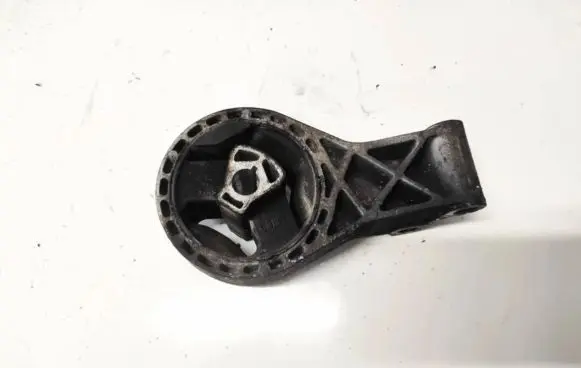 Opel Insignia A Engine mount bracket