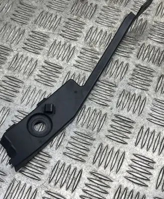 Tailgate/trunk/boot hinge