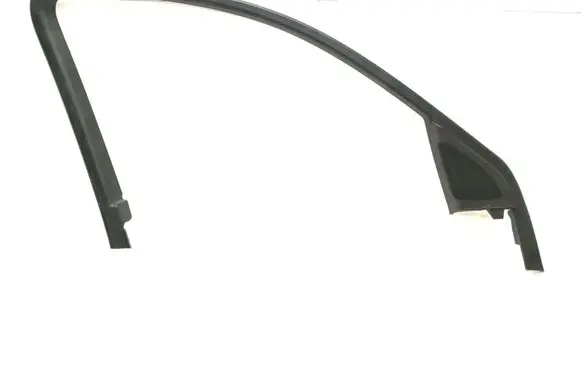 Audi Q5 SQ5 Front door window/glass frame 8R0867609