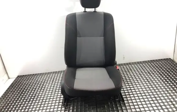 Dacia Duster II Front passenger seat 