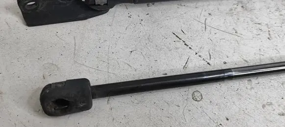 Mitsubishi Colt Tailgate/trunk strut/damper MR959247 8413RL0460A