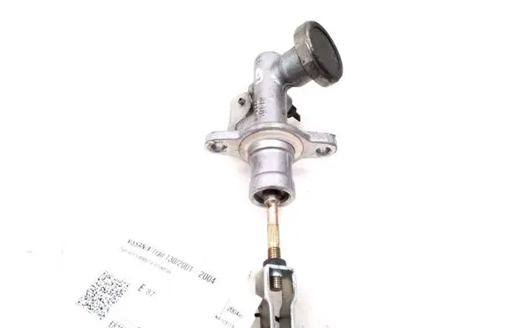 Nissan X-Trail T30 Clutch master cylinder 