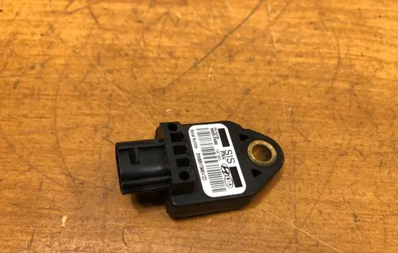 Hyundai i30 Airbag deployment crash/impact sensor 959202H000