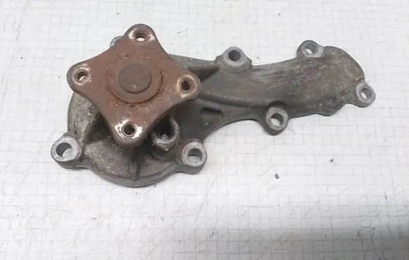 Nissan Almera N16 Water pump