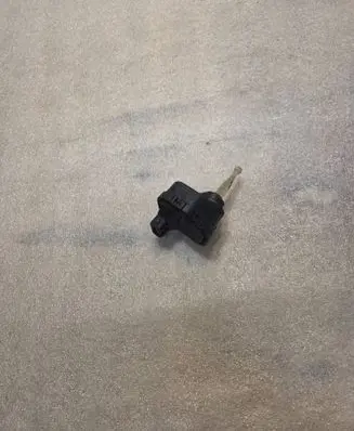 Audi A8 S8 D2 4D Headlight level adjustment motor 0307852315 4D0941295