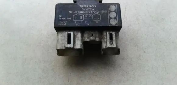 Coolant fan relay
