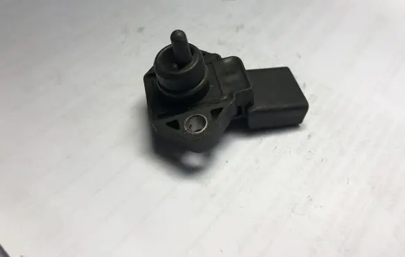 Volkswagen Golf IV Air pressure sensor 038906051 0281002177