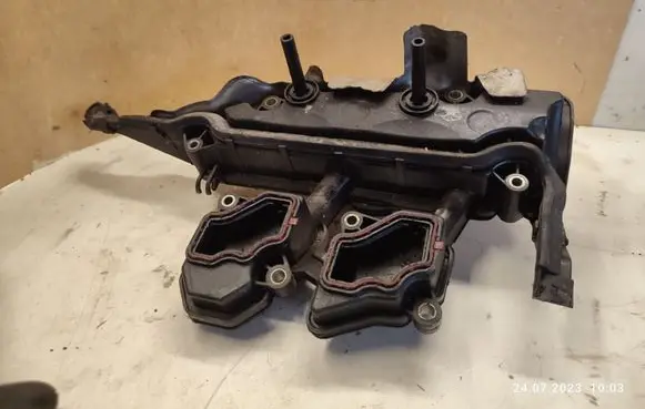 Nissan Qashqai+2 Oil breather separator 8200673395