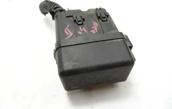 Toyota Verso Relay mounting block 