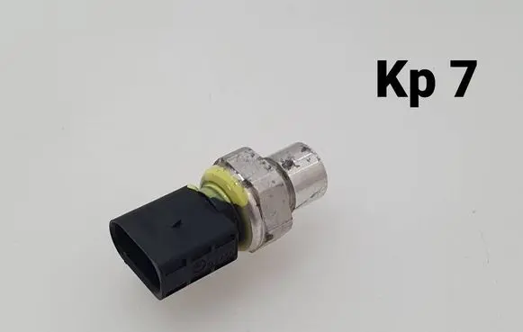 Volkswagen PASSAT B8 Air conditioning (A/C) pressure sensor 5Q0959126A 82CP6801 K192047Y