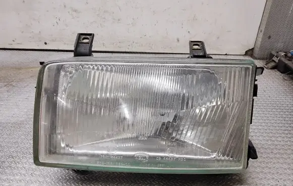 Volkswagen Transporter - Caravelle T4 Headlight/headlamp 7R0144437