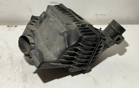 Peugeot 2008 I Air filter box 9653388980