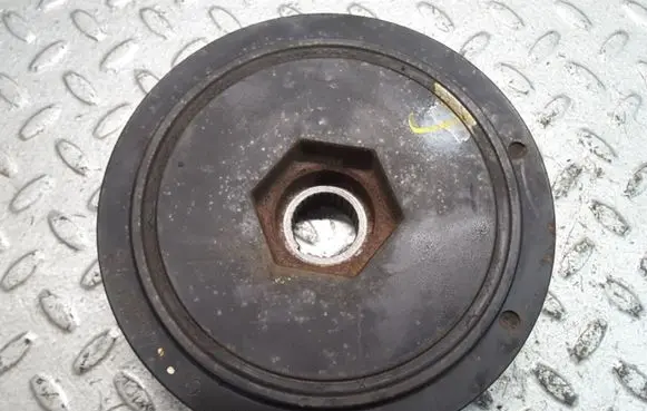 Honda Civic Crankshaft pulley 04032B