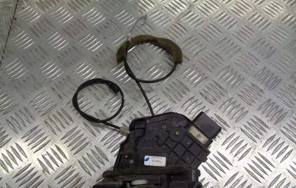 Mazda 3 I Front door lock 
