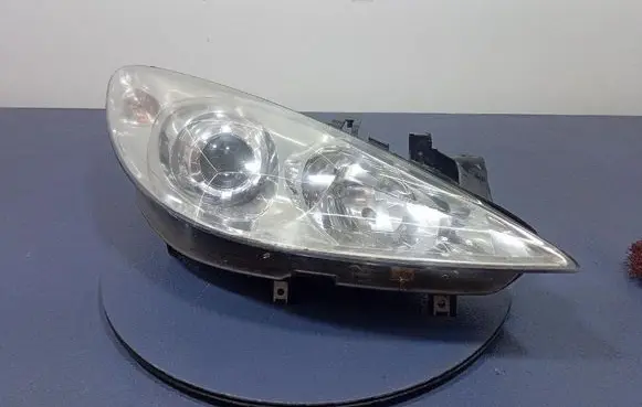 Peugeot 307 Headlight/headlamp 20B223