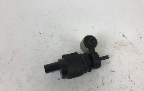 Porsche Macan (95B) Windscreen/windshield washer pump 1K6955651