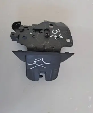 Audi A4 S4 B7 8E 8H Tailgate/trunk/boot lock/catch/latch 8P4827505C