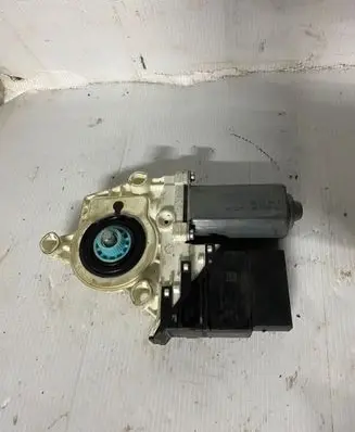 Seat Leon (1P) Rear door window regulator motor 1K0959704N S1108H006 983600334002