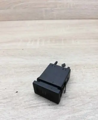 Volkswagen PASSAT B5 Windscreen/window heater switch 3b0959621c
