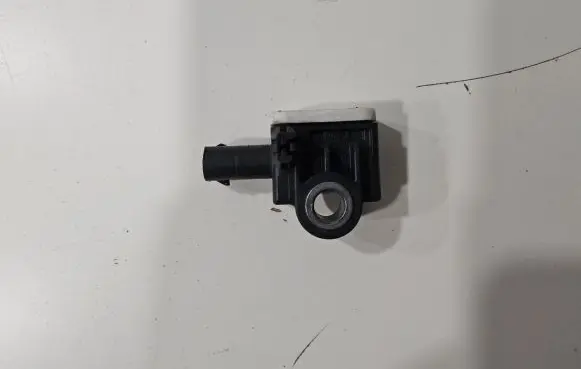 Maserati Ghibli Airbag deployment crash/impact sensor 670038225 7752965 148161005