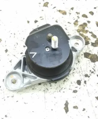 Subaru Impreza V Engine mount bracket